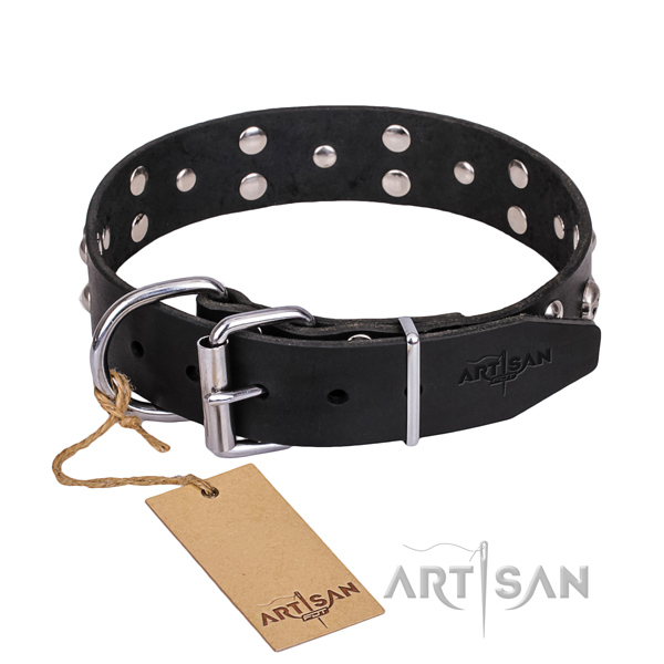 Resistant leather dog collar with non-rusting elements